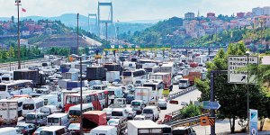 Istanbul's Fatih Sultan Mehmet Bridge in traffic (Image from Today's Zaman)